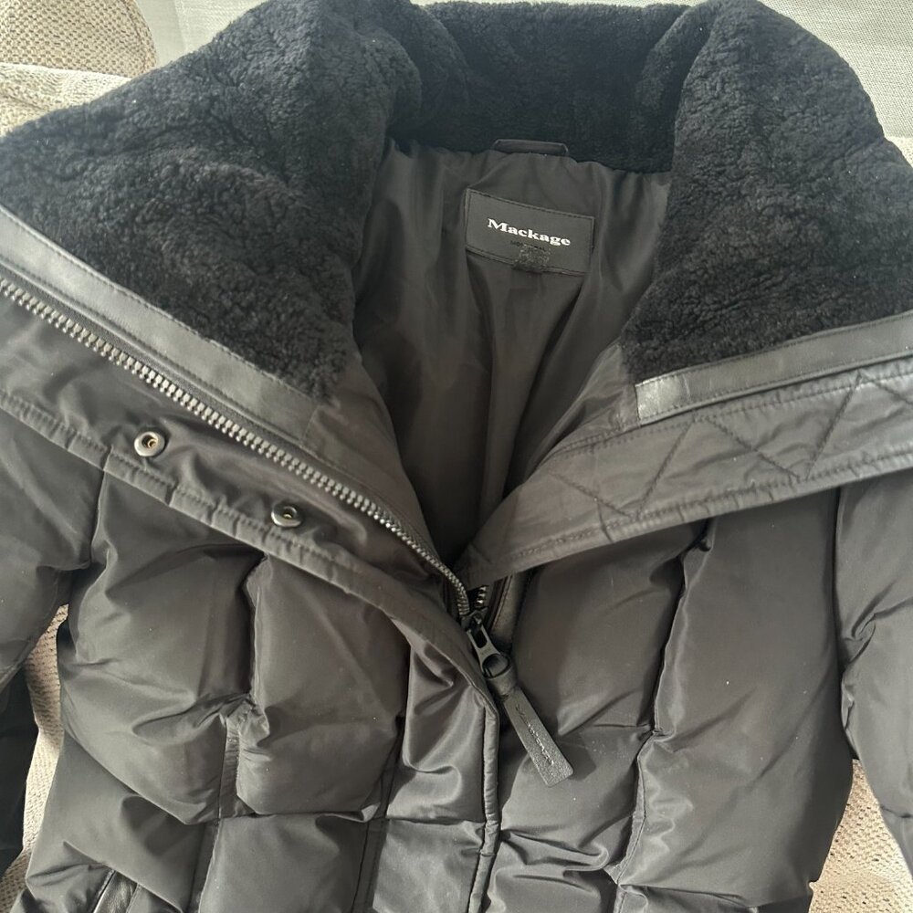 Mackage Long Down Parka – XS – Luxe Winter Essential - Picture 6 of 9